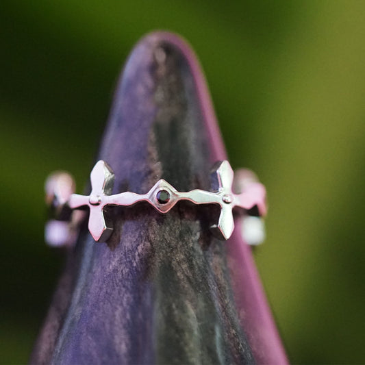 Anillo diamante-cruz